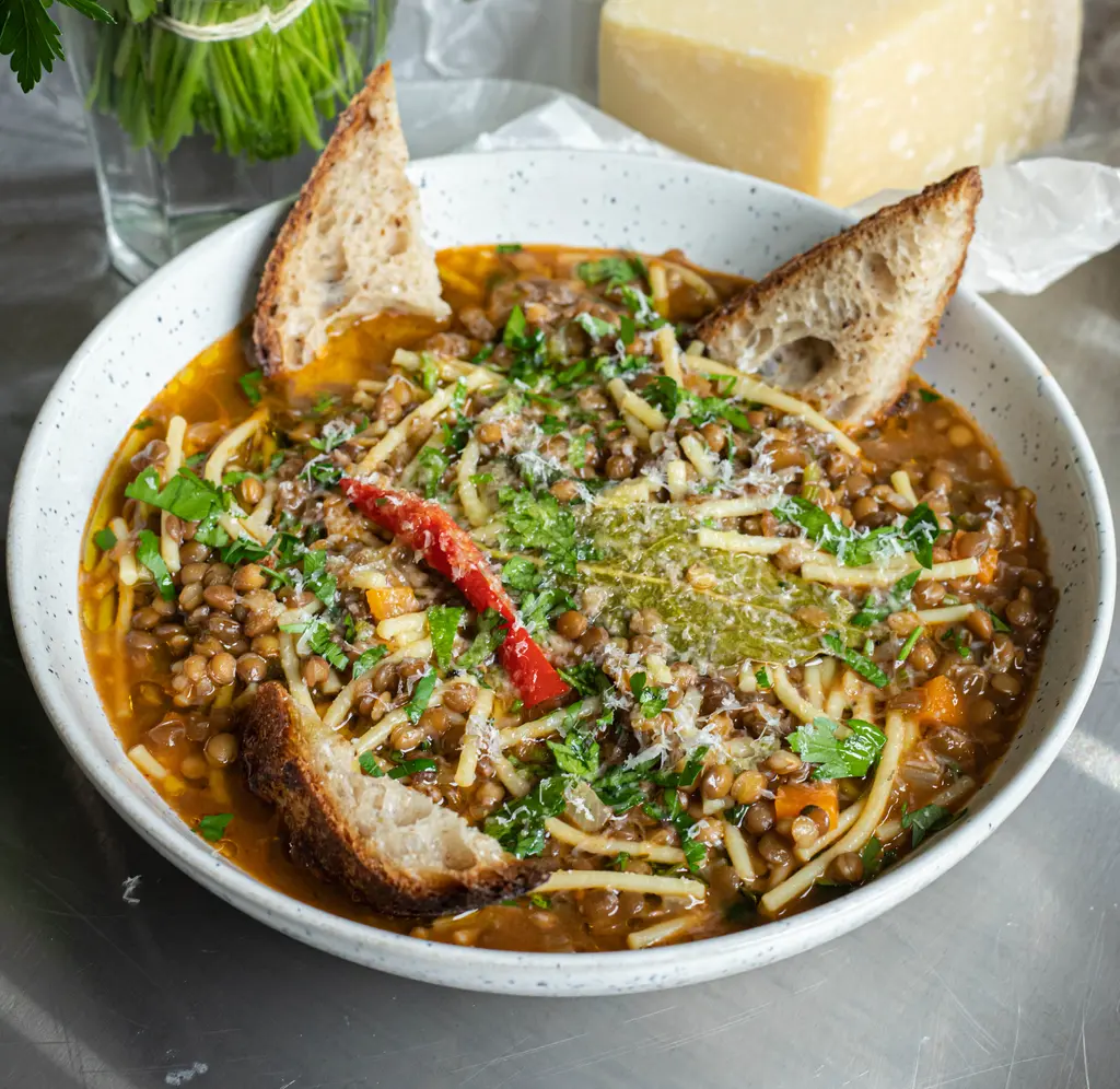 Pasta e Lenticchie (Pasta with Lentils)